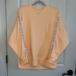 Nike Dri-Fit Crew Neck M, never worn (gift)